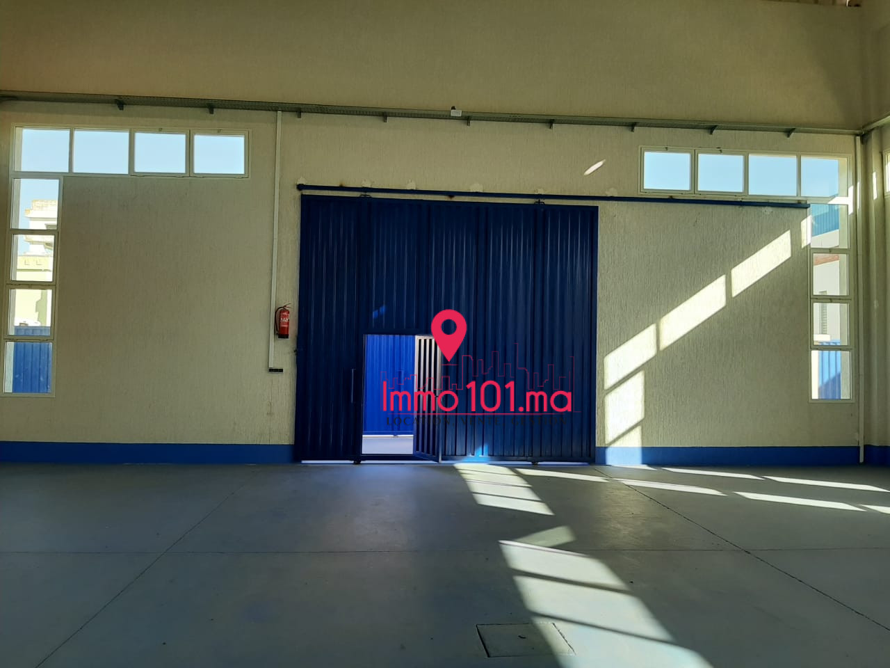 Location local commercial showroom à Ain El Aouda ZLLC108